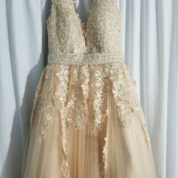 Brand new dress - Picture 2 of 6